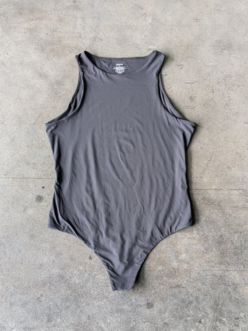 SKIMS Fits Everybody High Neck Bodysuit in Onyx Black size XL